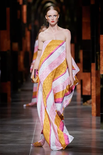 Look 29